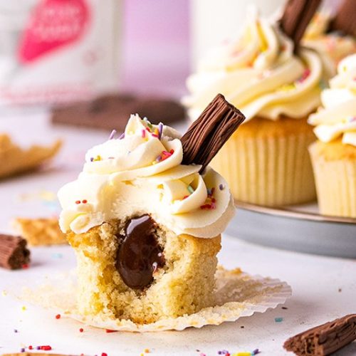 Cupcake-chocolate-flake.jpg